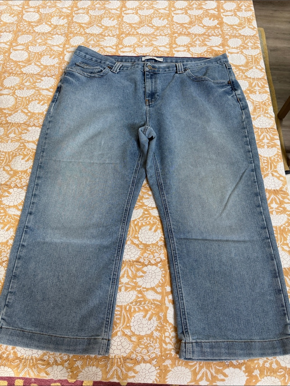 Tommy Hilfiger sz 20 Wide-Leg Women’s cropped denim Jeans - Light Blue